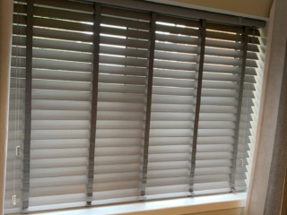 wood venetian blinds 1